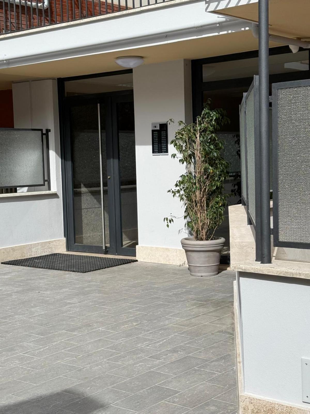 Tiburtina Flam Guest House โรม ภายนอก รูปภาพ