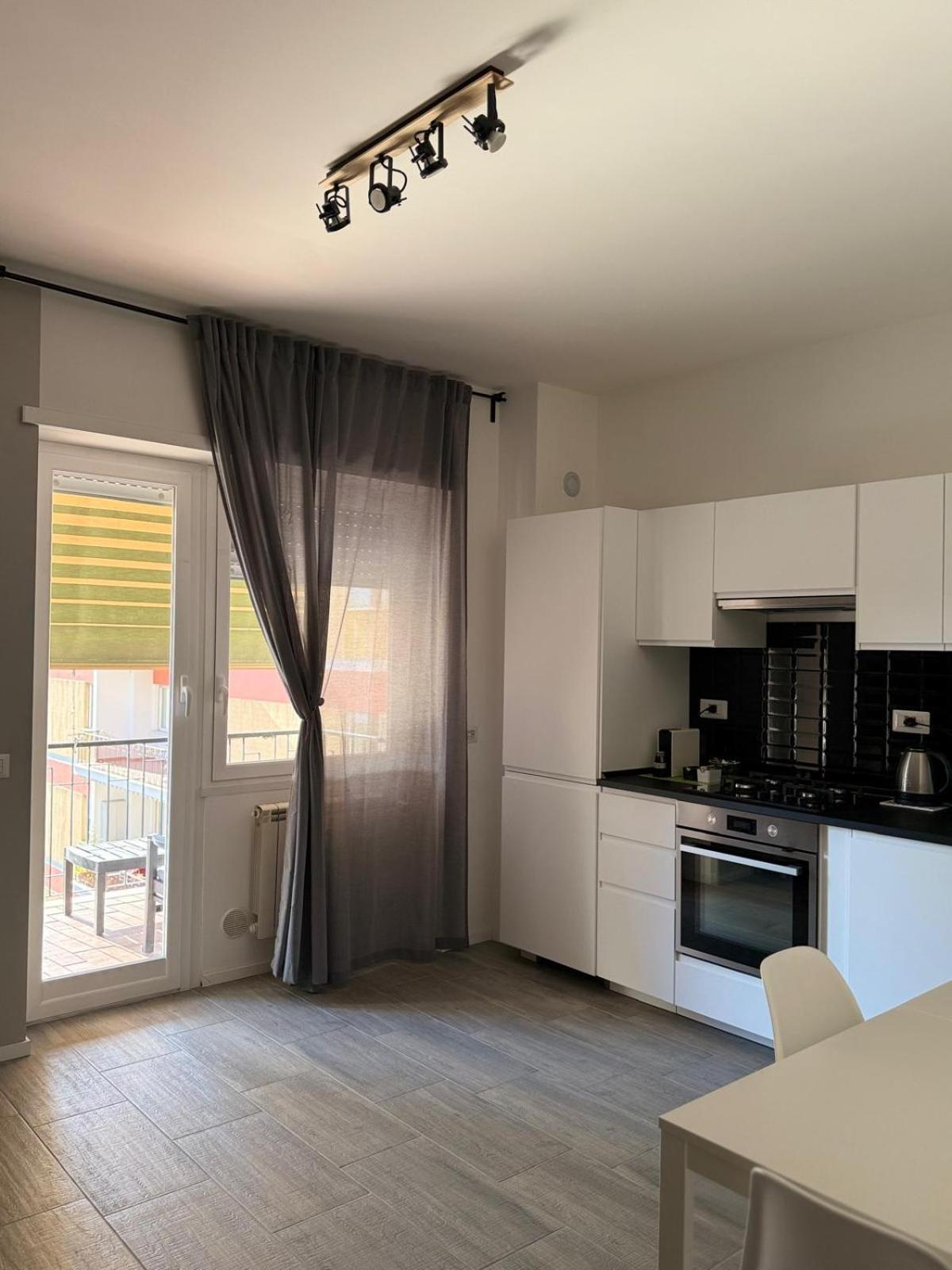Tiburtina Flam Guest House โรม ภายนอก รูปภาพ